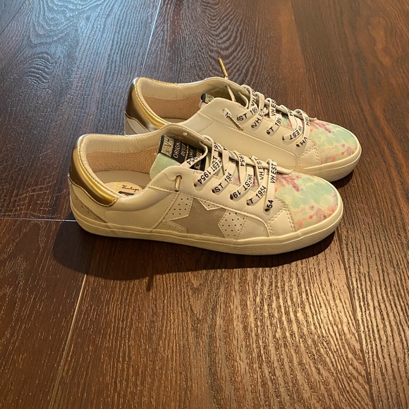 NWT Emmaline Tie-Dye Vintage Havana Sneakers - Picture 6 of 12